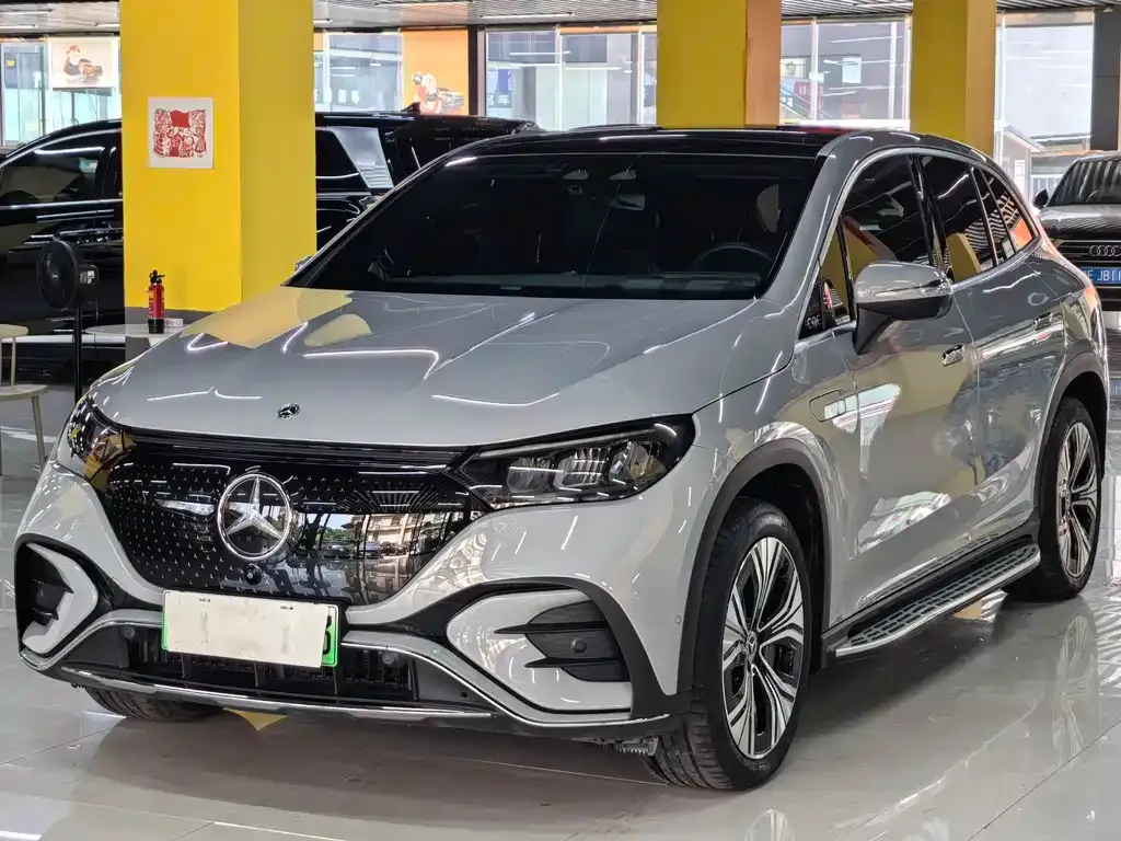 Mercedes-Benz EQE SUV — фото 1