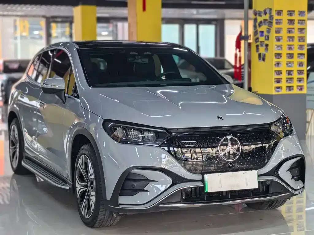 Mercedes-Benz EQE SUV — фото 4
