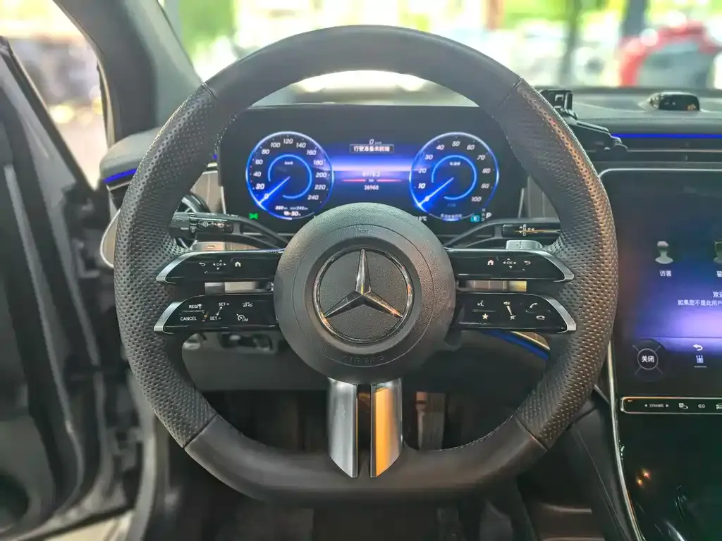 Mercedes-Benz EQE SUV — фото 10
