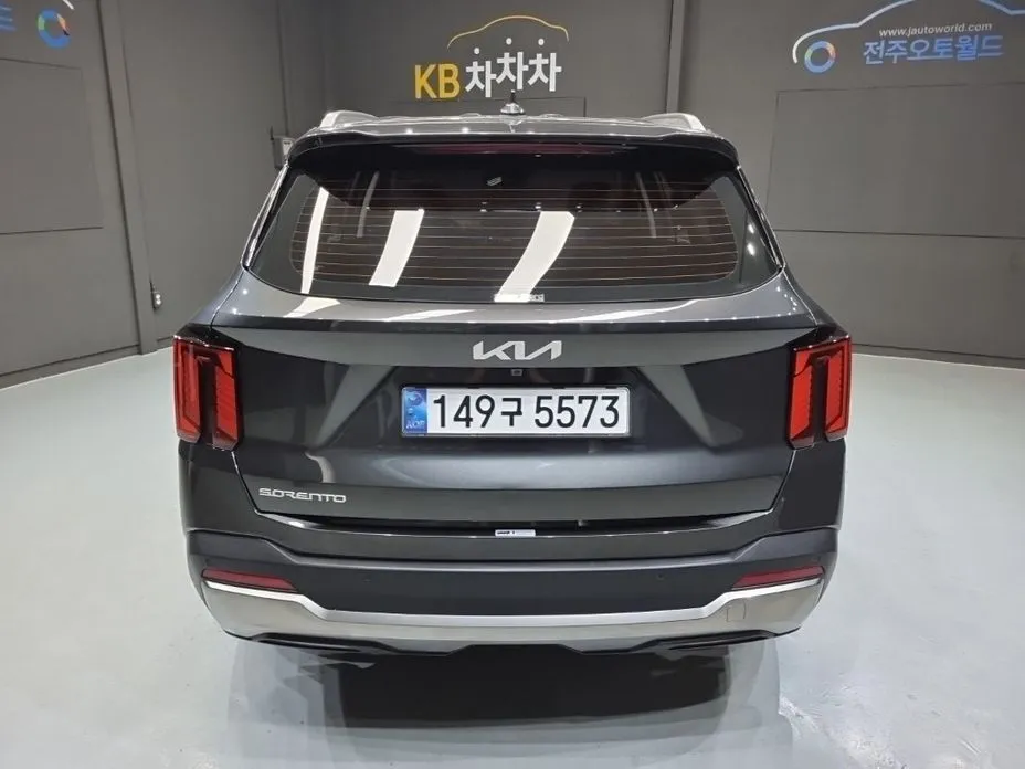 Kia Sorento — фото 7
