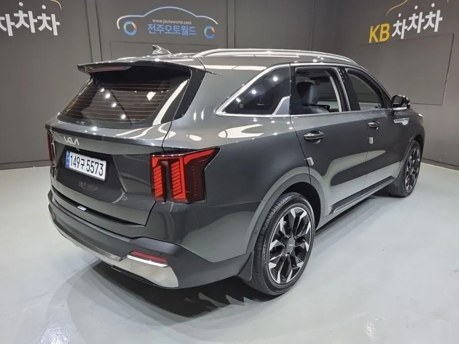 Kia Sorento — фото 10