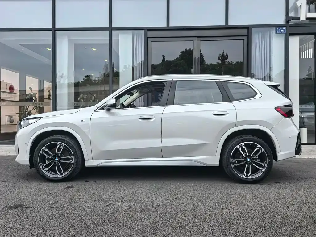 BMW X1 — фото 9