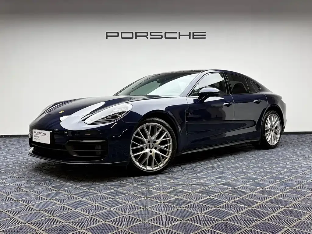 Porsche Panamera — фото 1