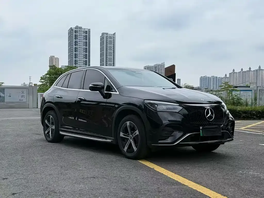 Mercedes-Benz EQE SUV — фото 6