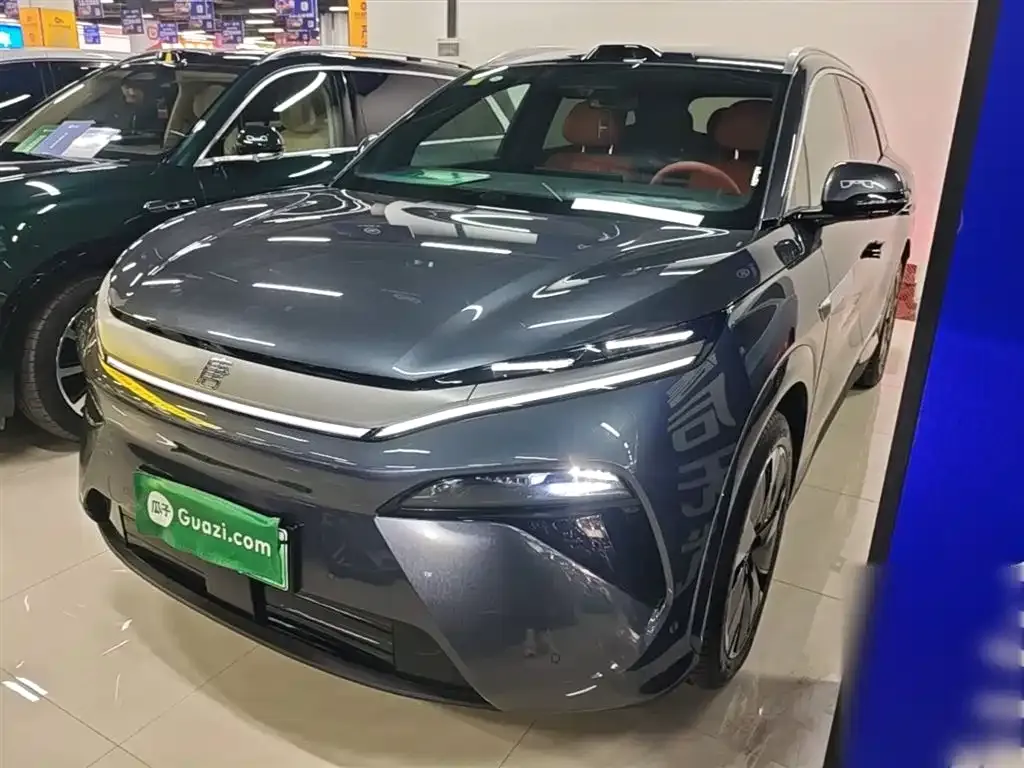BYD Tang L — фото 1
