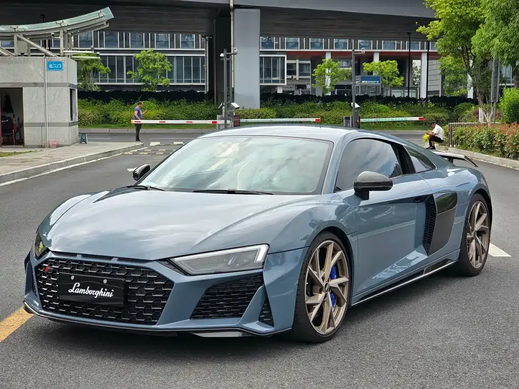 Audi R8 — фото 1
