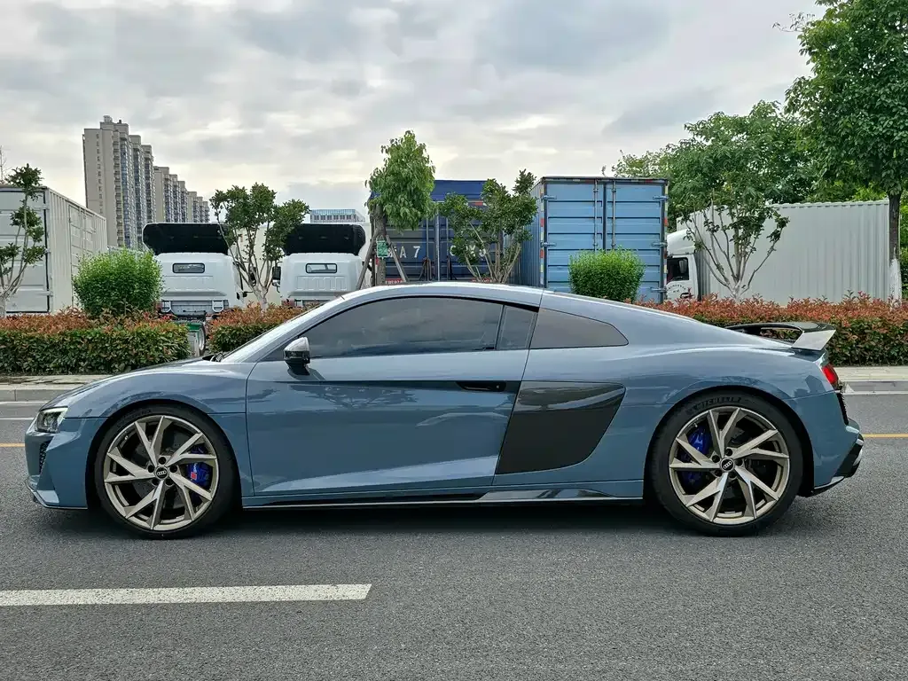 Audi R8 — фото 9