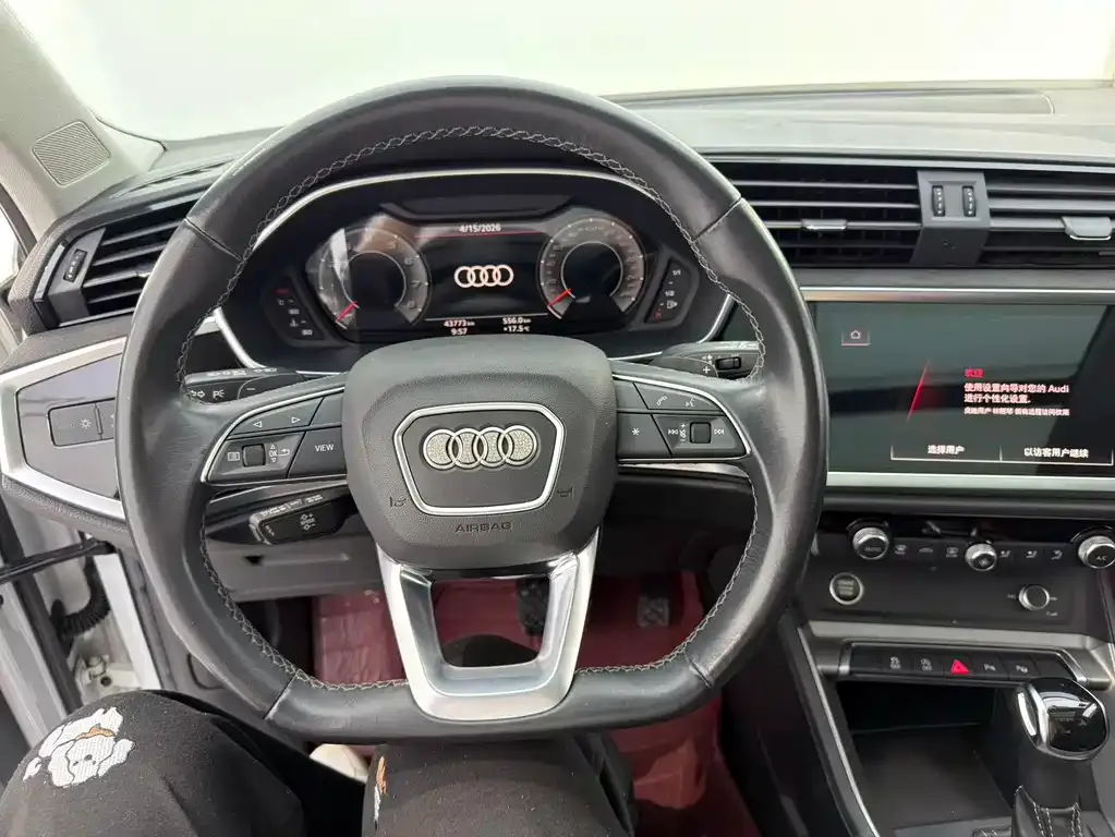 Audi Q3 — фото 10