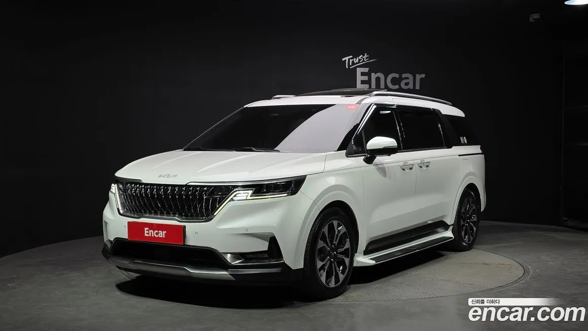 Kia Carnival — фото 1