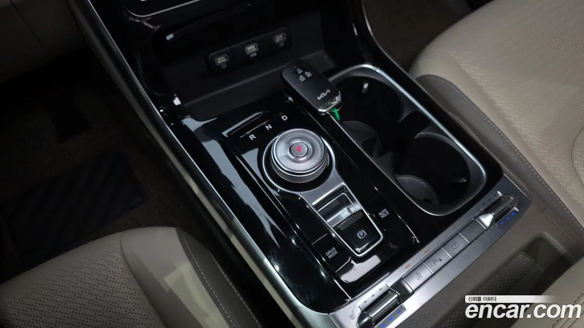 Kia Carnival — фото 10