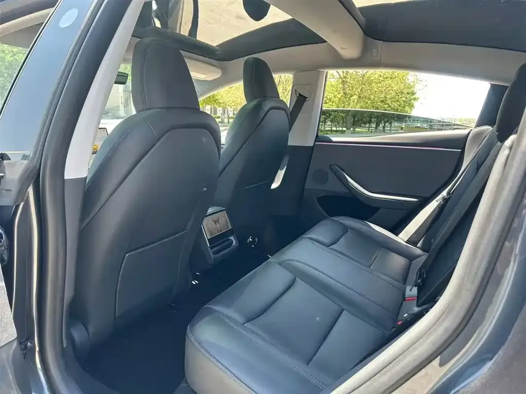 Tesla Model 3 — фото 3