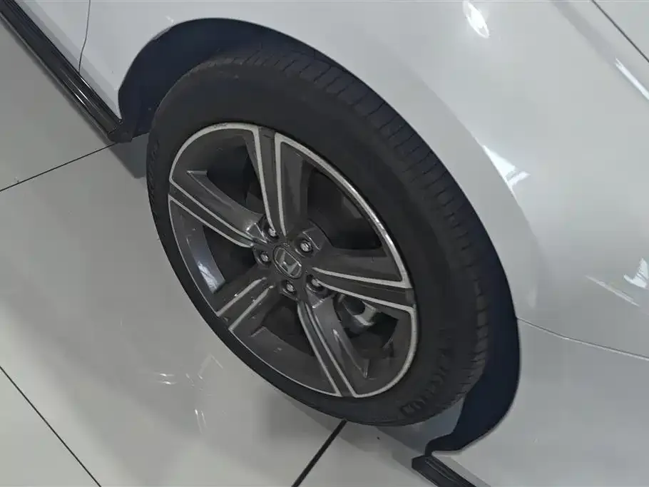 Honda Accord — фото 9