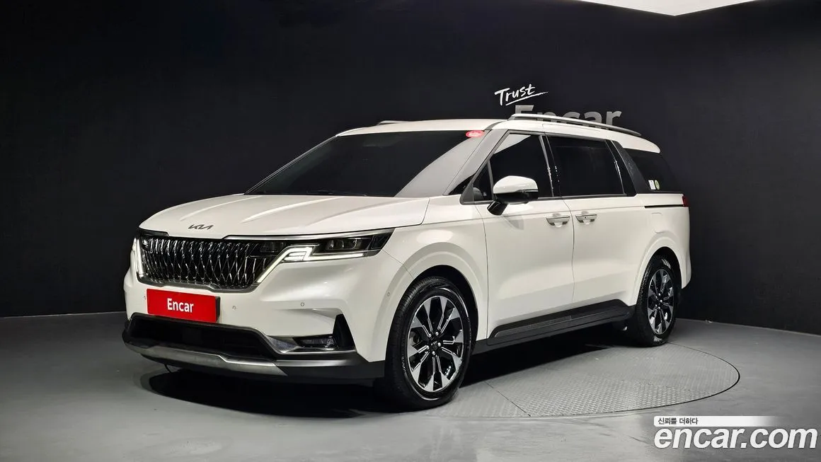 Kia Carnival — фото 1