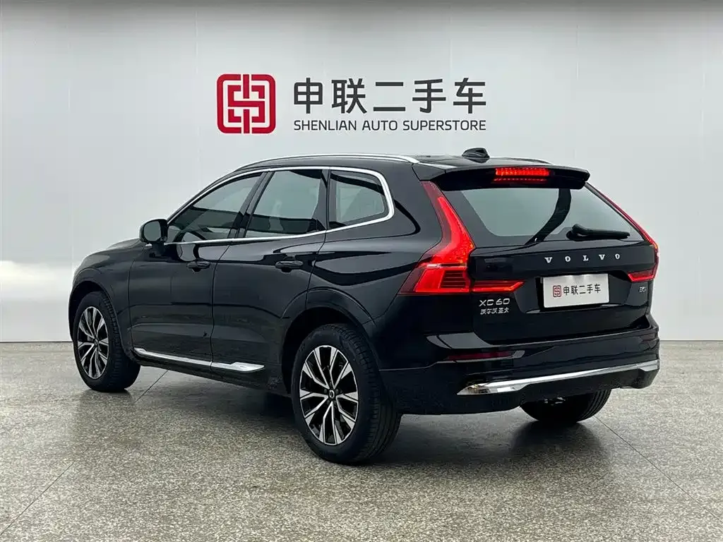 Volvo XC60 — фото 10