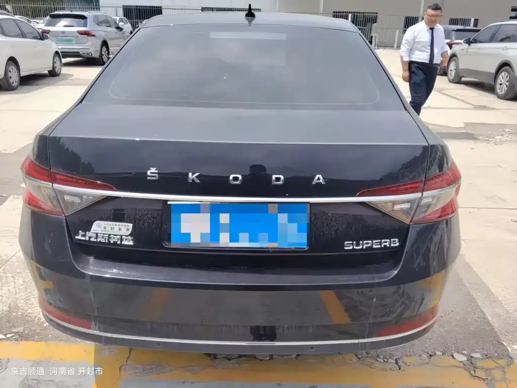Skoda Superb — фото 3