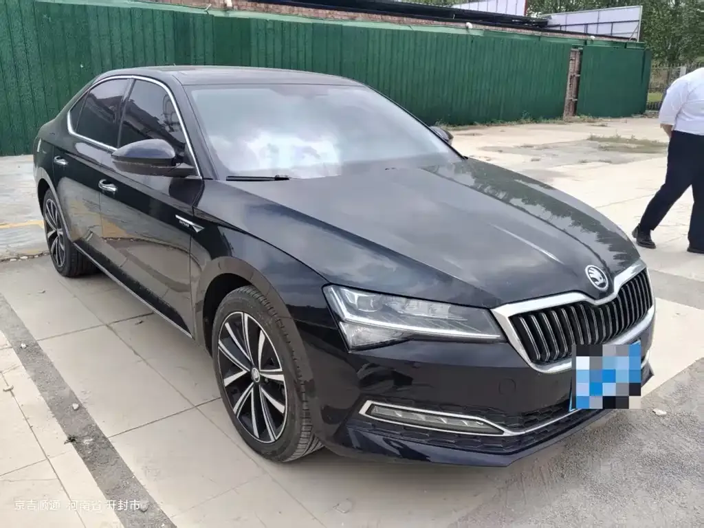 Skoda Superb — фото 6