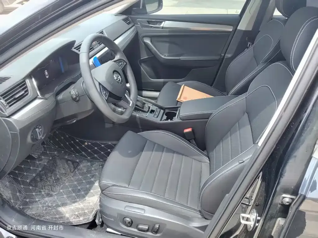 Skoda Superb — фото 5
