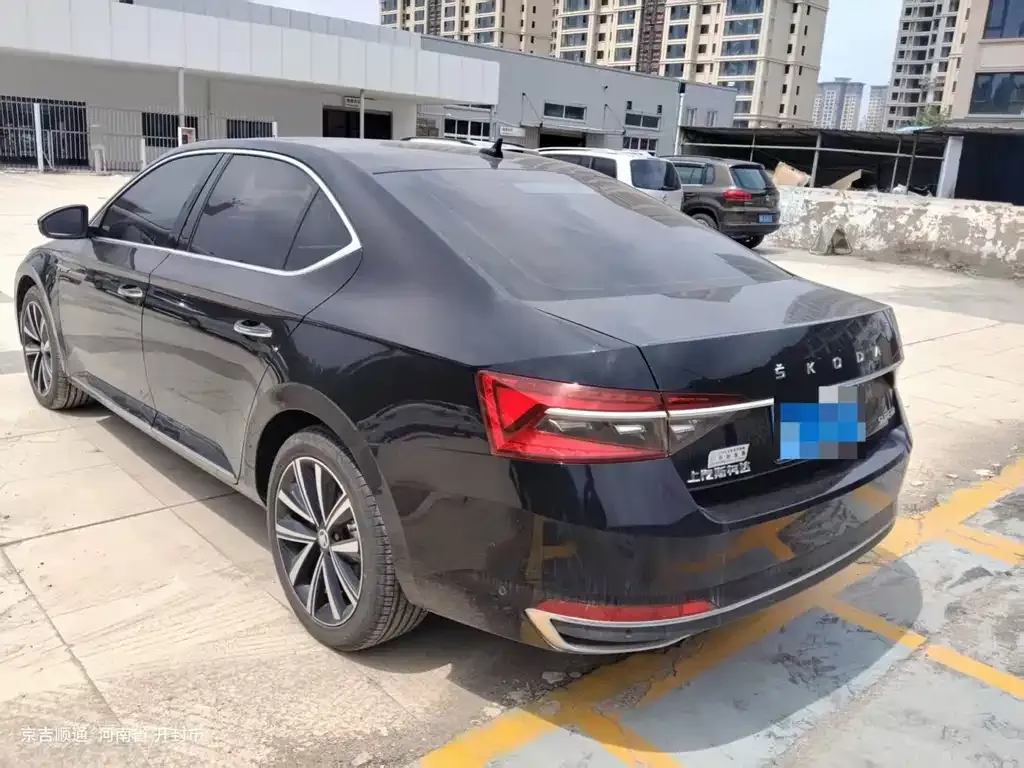 Skoda Superb — фото 4