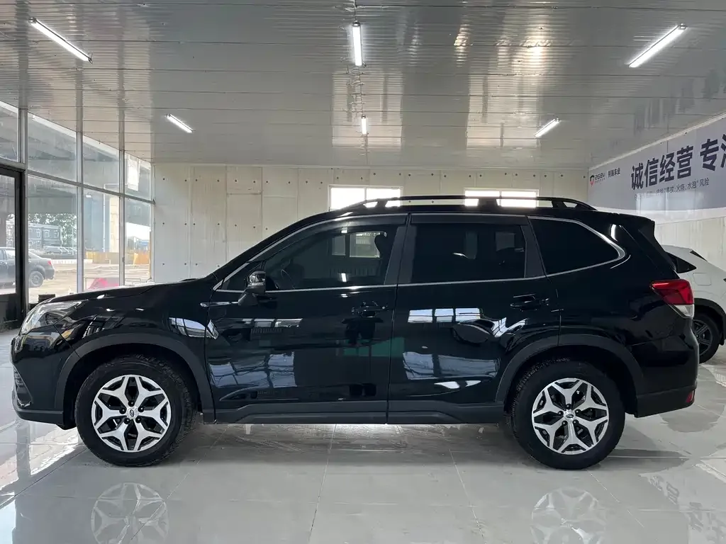 Subaru Forester — фото 7