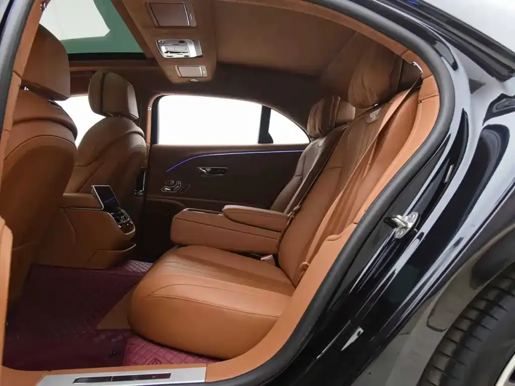 Bentley Flying Spur — фото 3