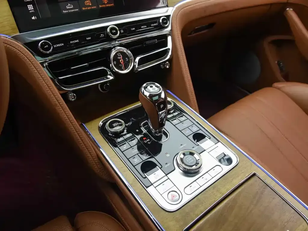 Bentley Flying Spur — фото 8