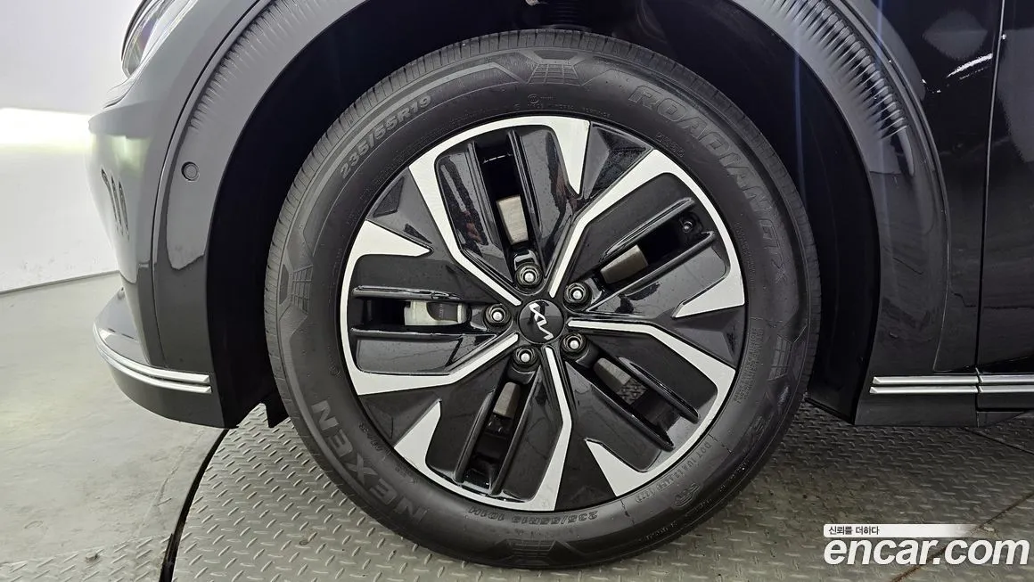 Kia EV6 — фото 7
