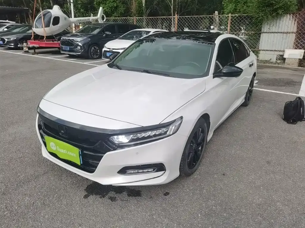 Honda Accord — фото 1
