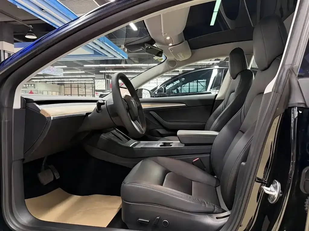 Tesla Model 3 — фото 4