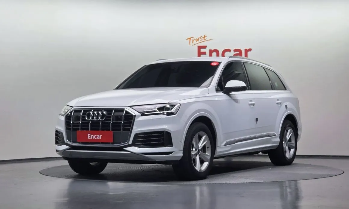 Audi Q7 — фото 1