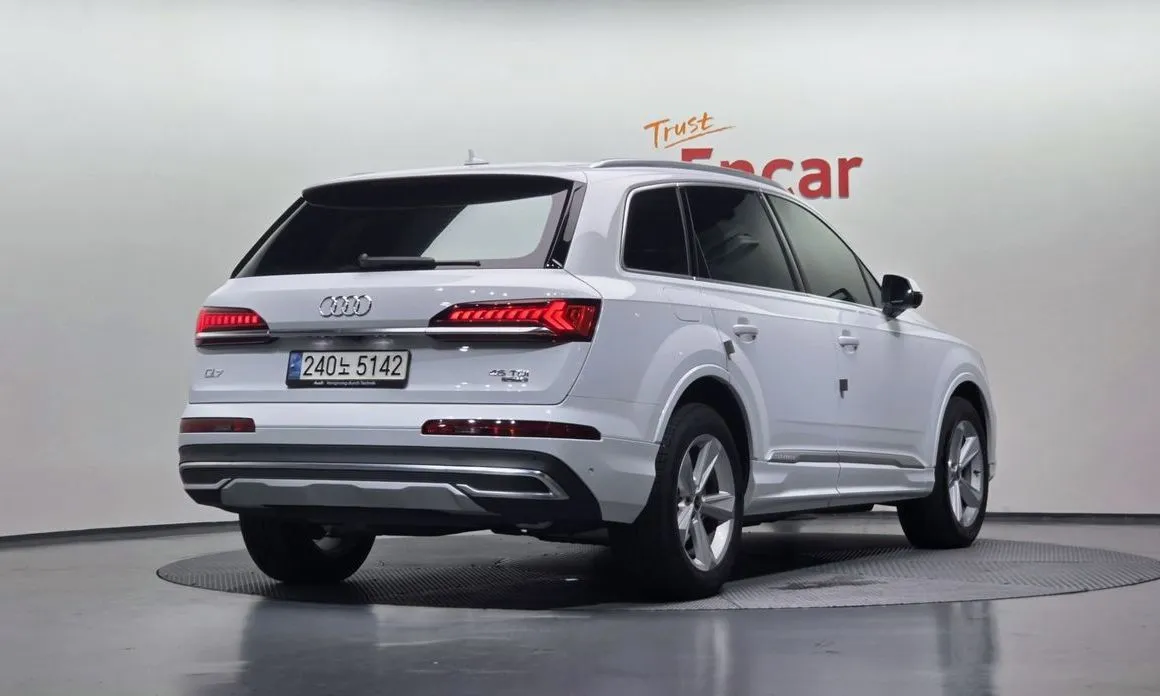 Audi Q7 — фото 5