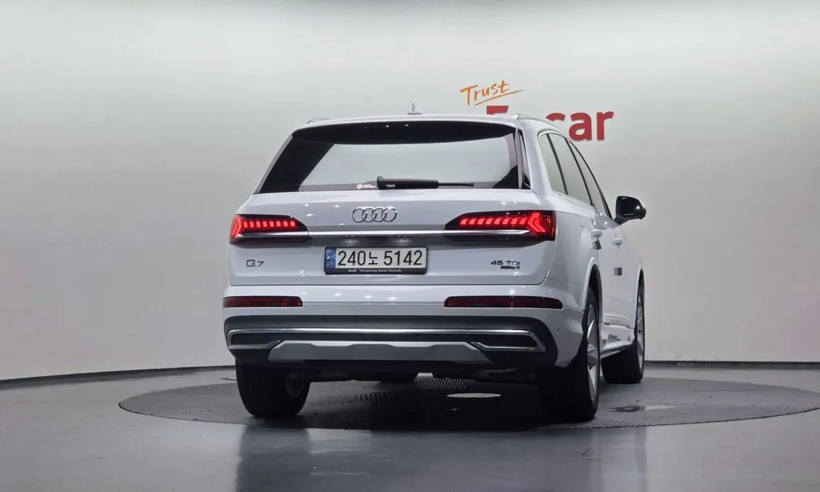 Audi Q7 — фото 4