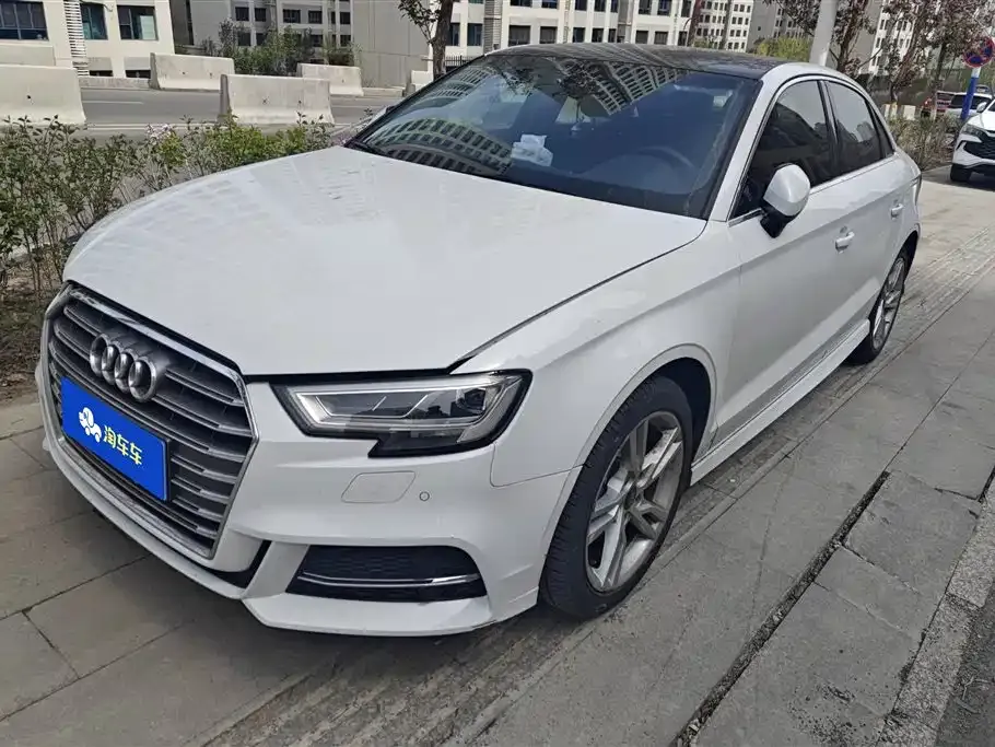 Audi A3 — фото 1