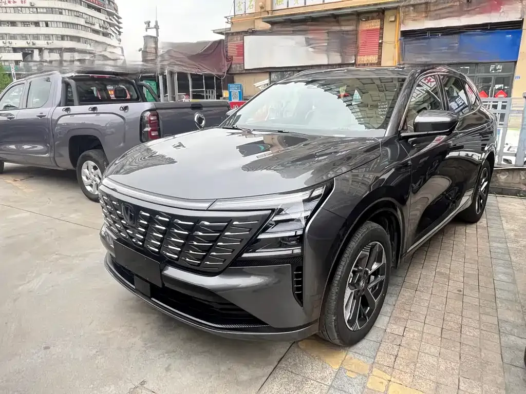 Changan CS75PLUS — фото 1
