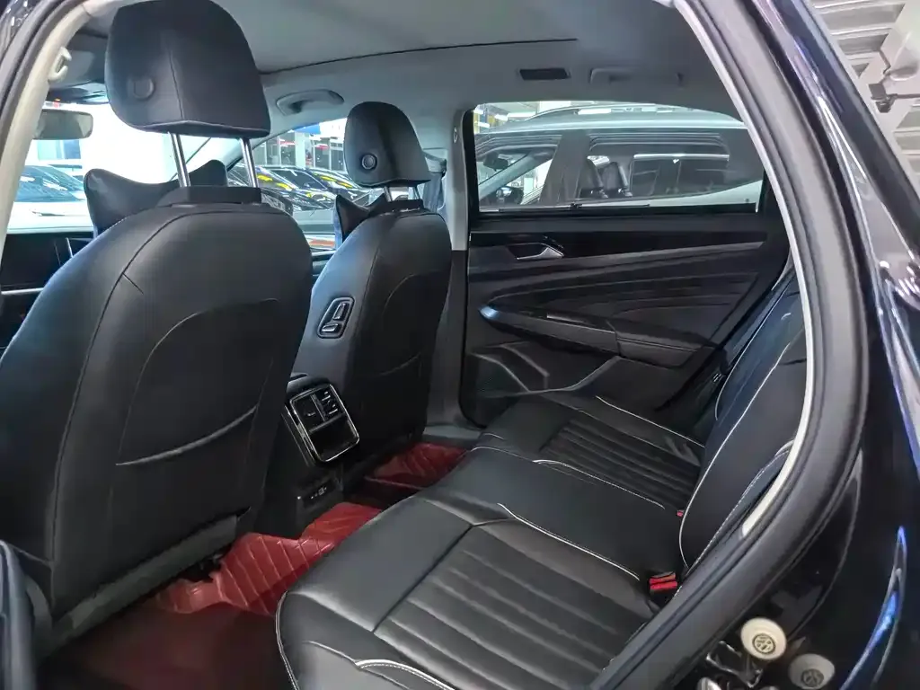 Volkswagen Passat — фото 4