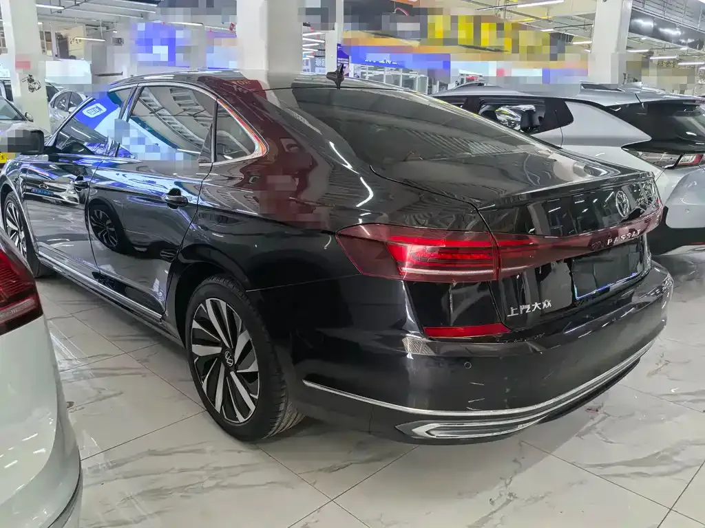 Volkswagen Passat — фото 8