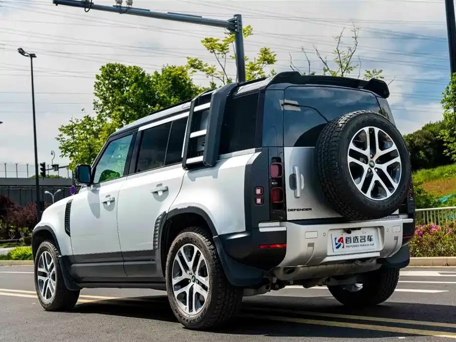 Land Rover Defender — фото 7