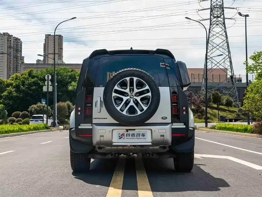Land Rover Defender — фото 10