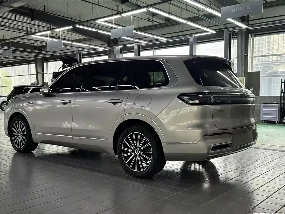 Geely Galaxy M9 — фото 4