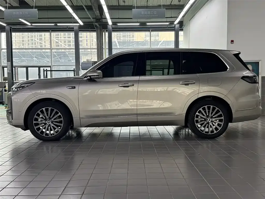 Geely Galaxy M9 — фото 10