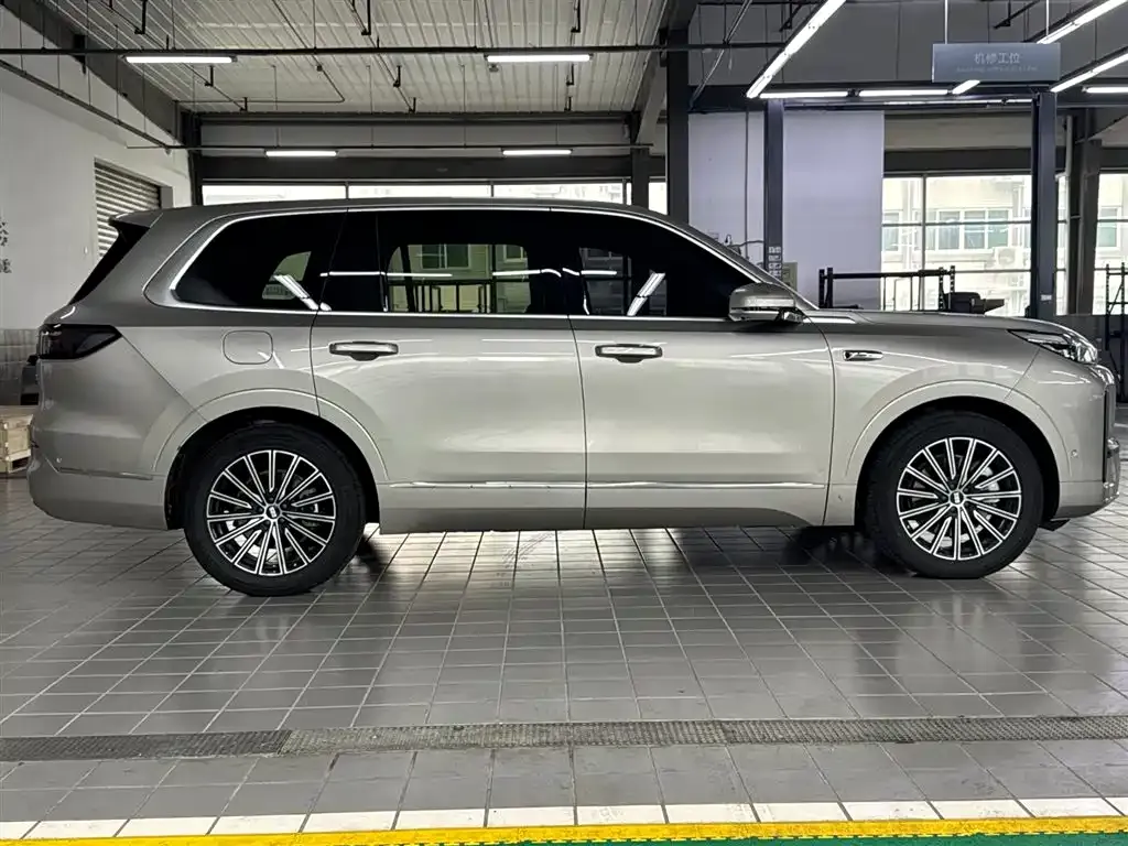 Geely Galaxy M9 — фото 8