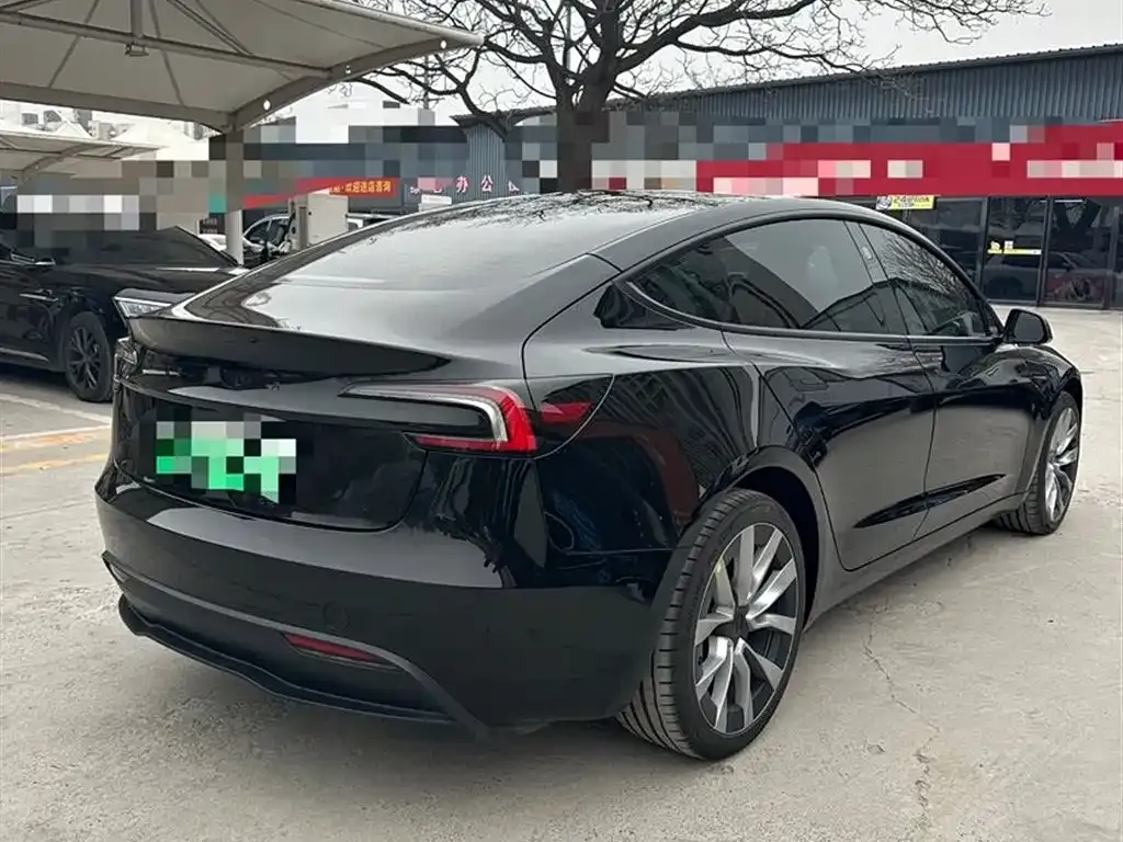 Tesla Model 3 — фото 5