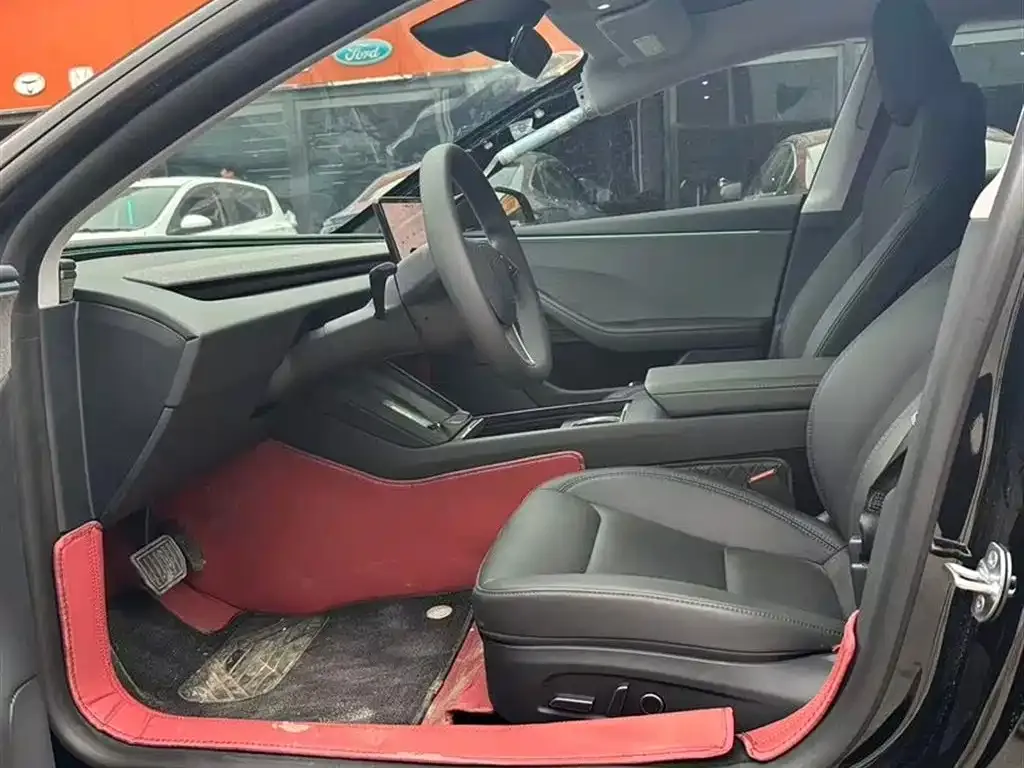 Tesla Model 3 — фото 3