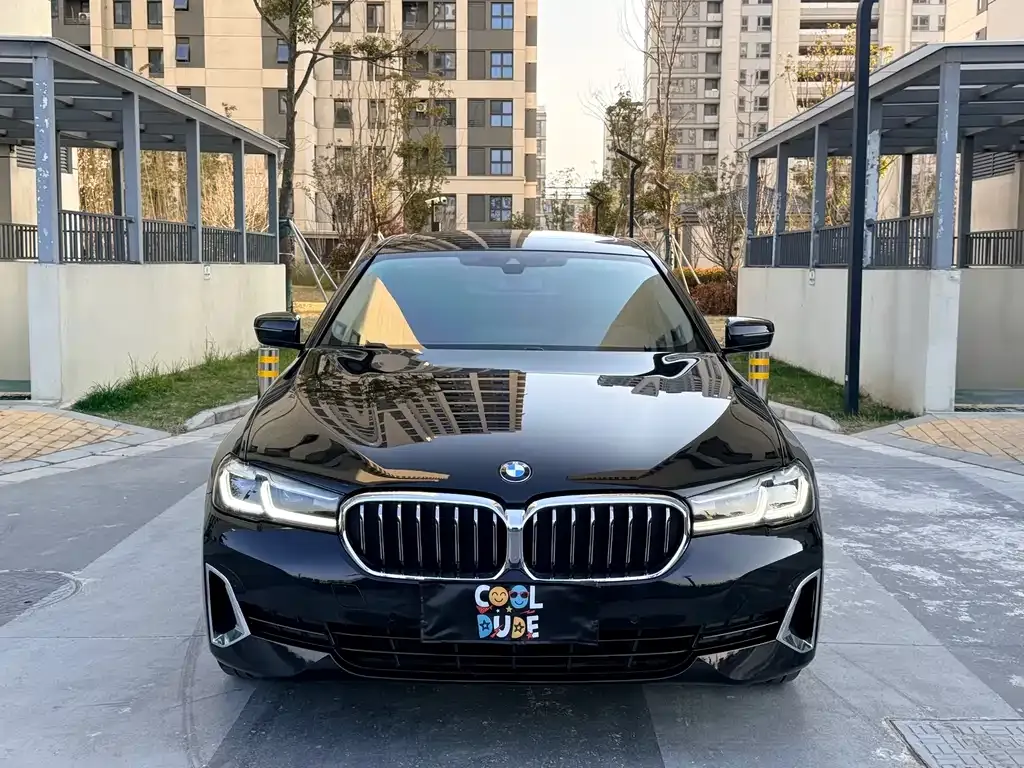 BMW 5 Series — фото 10