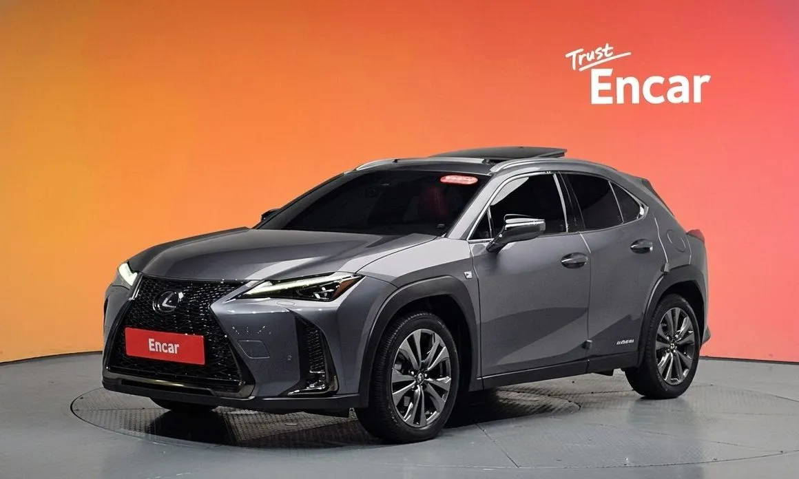 Lexus UX — фото 1