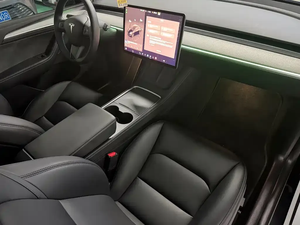 Tesla Model Y — фото 4