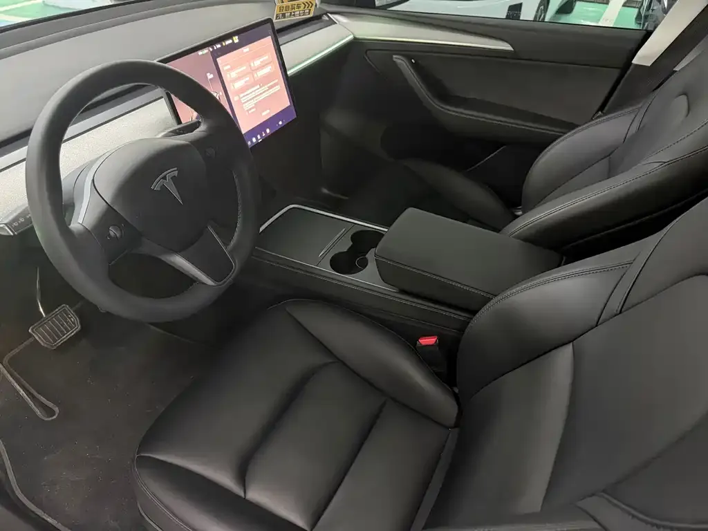 Tesla Model Y — фото 3