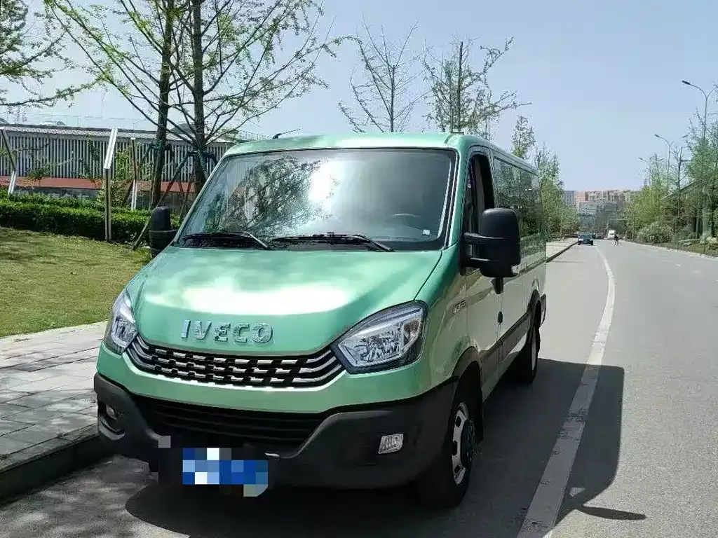 IVECO Ousheng — фото 1