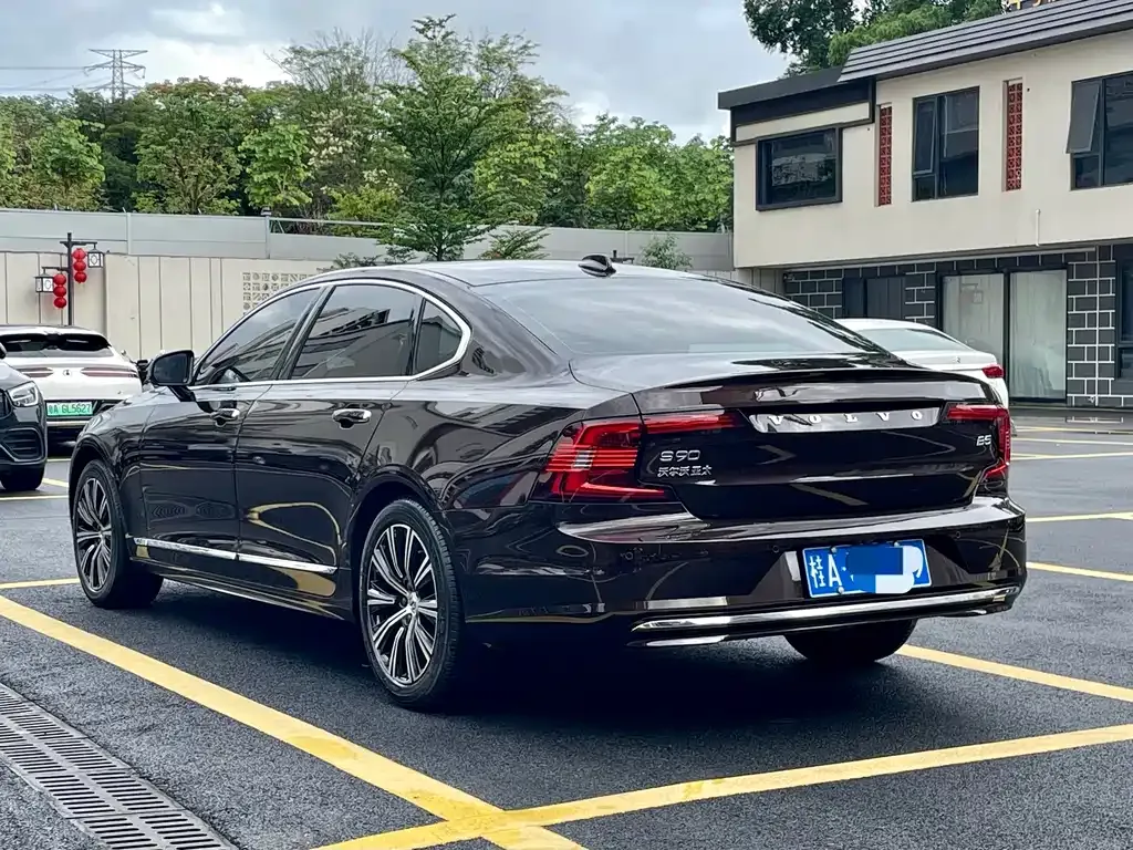Volvo S90 — фото 7