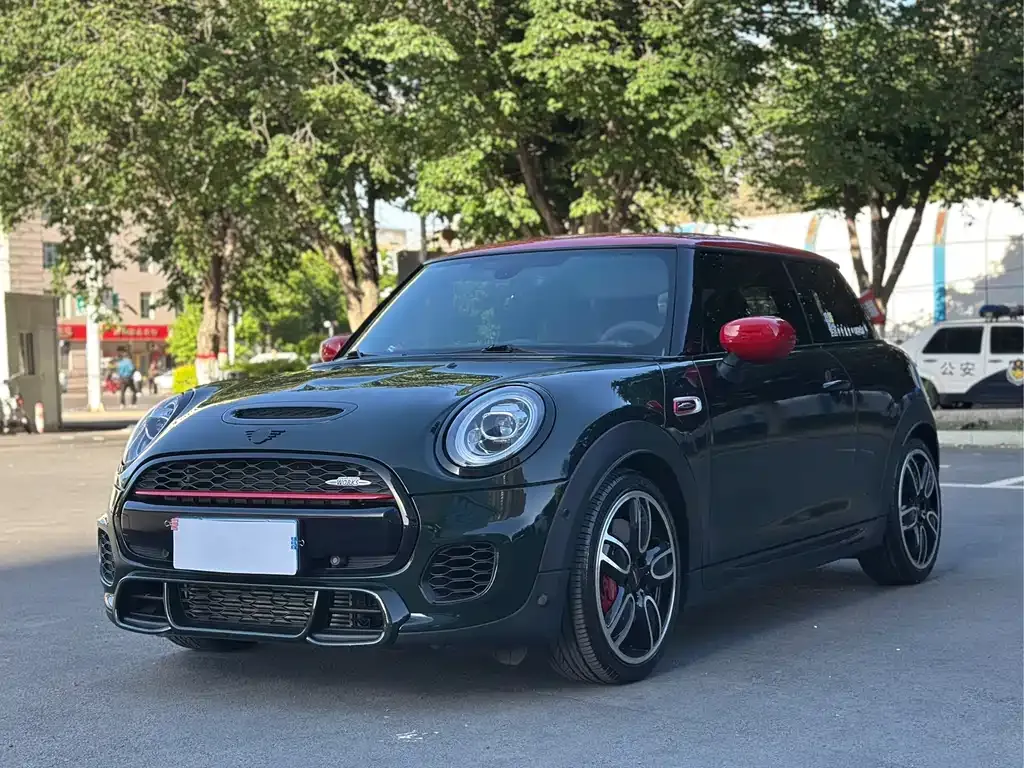 MINI JCW (John Cooper Works) — фото 1