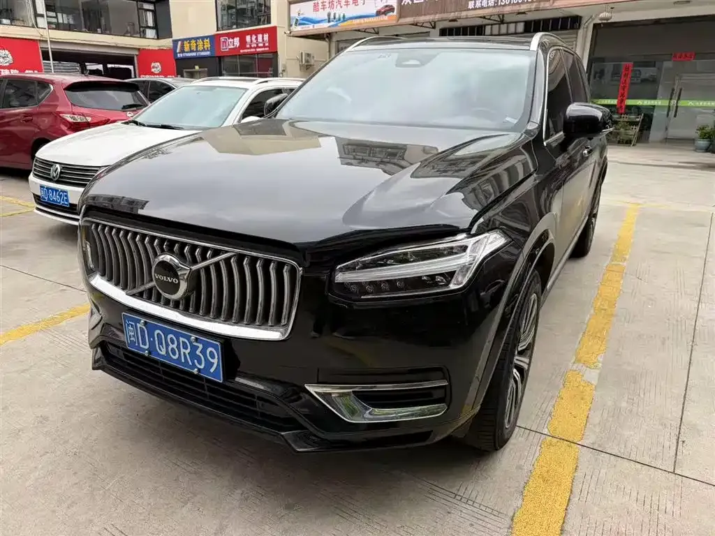 Volvo XC90 — фото 1